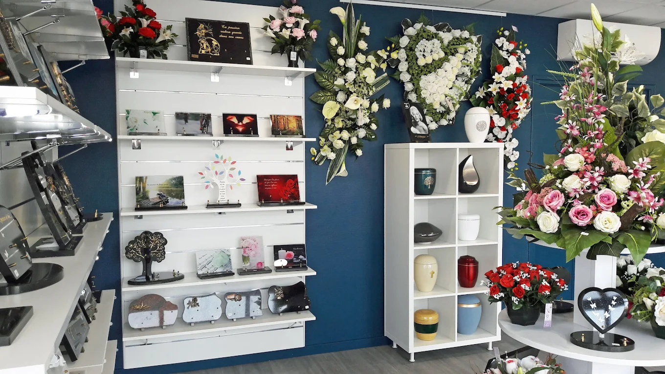 Espace d'exposition urnes et articles funéraires de l'agence